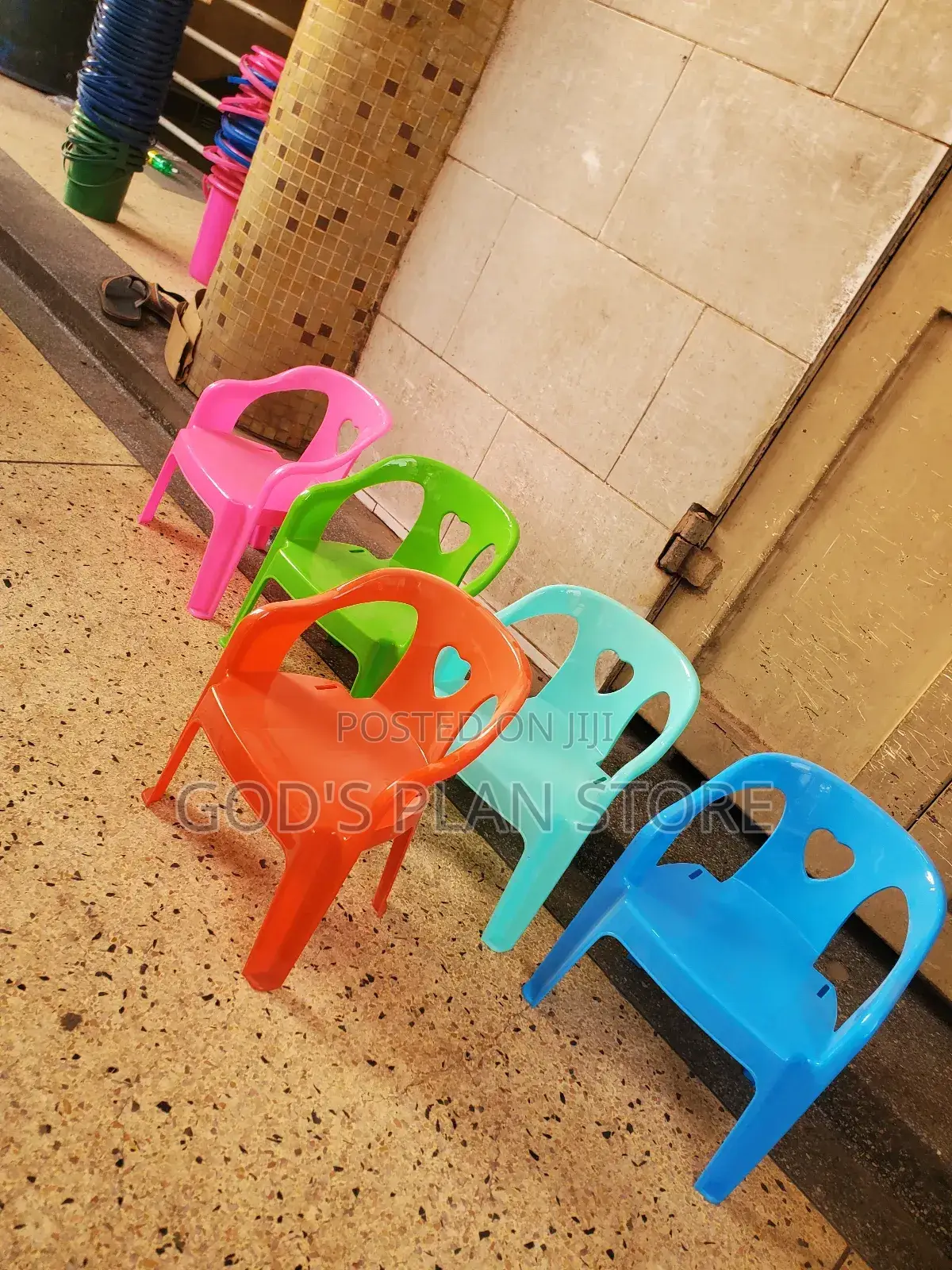 Smallest Plastic Kids Chairs