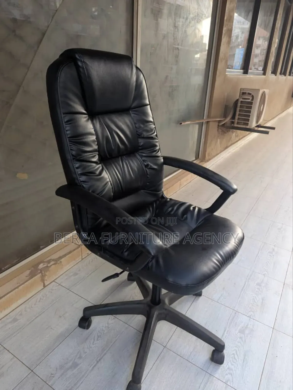 Comfortable High Back Swiveling Office Chair