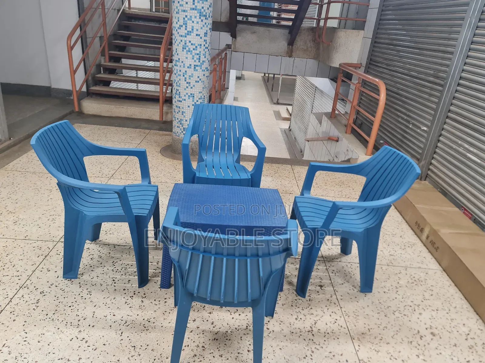 Outdoor Garden Plastic Chairs and Table