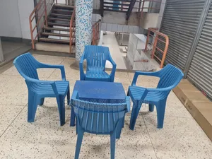 Outdoor Garden Plastic Chairs and Table