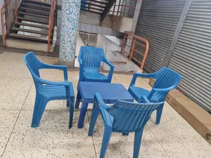 Outdoor Garden Plastic Chairs and Table