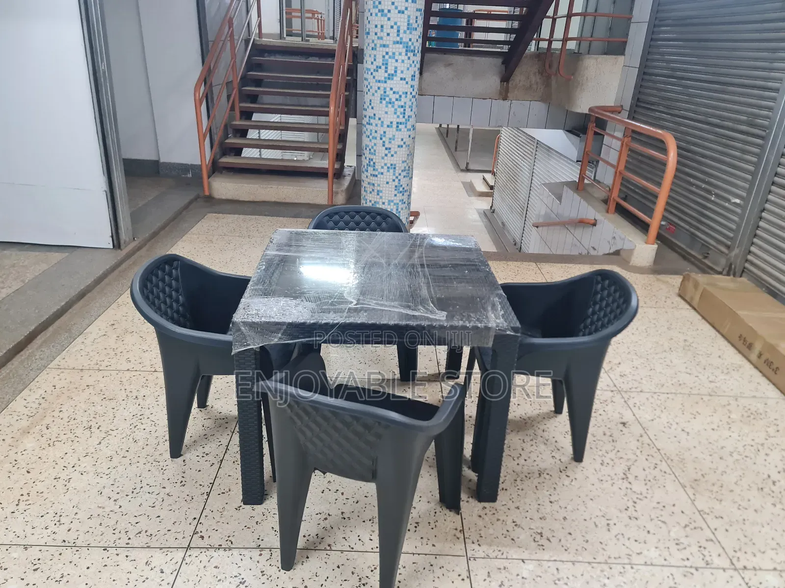Straight Stands Plastic Tables and Chairs Heavy Weight