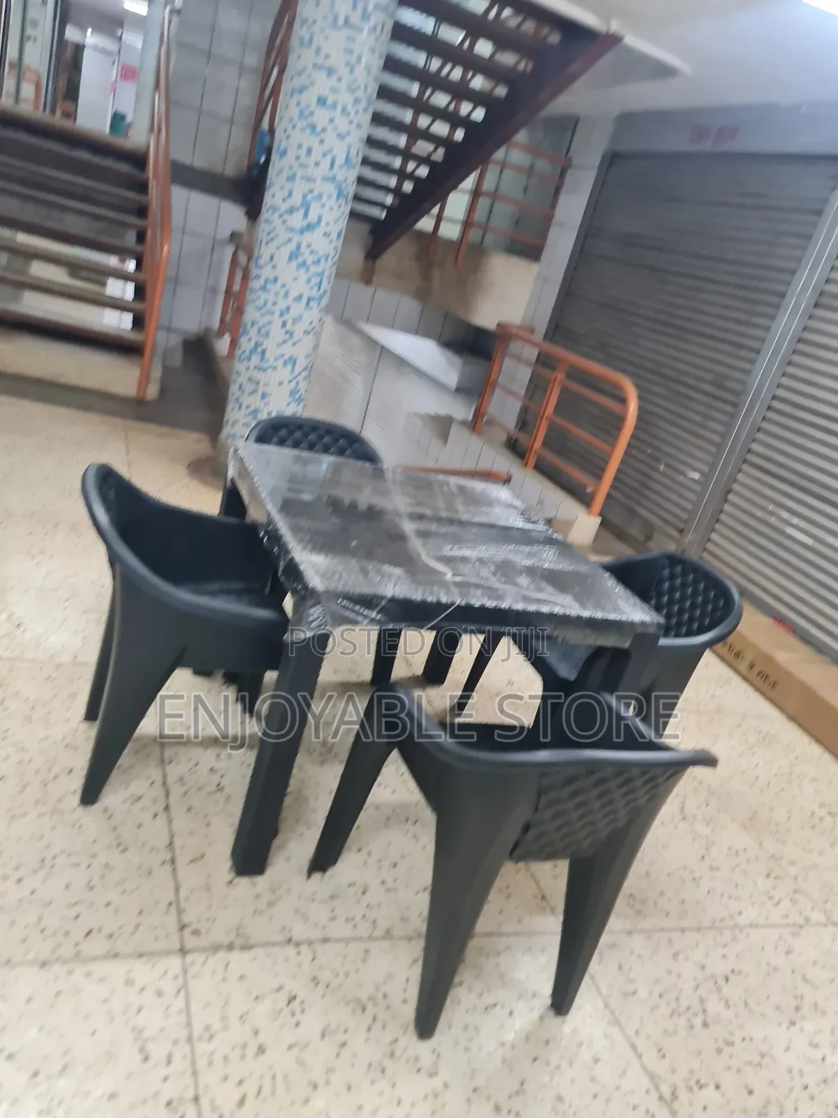 Straight Stands Plastic Tables and Chairs Heavy Weight