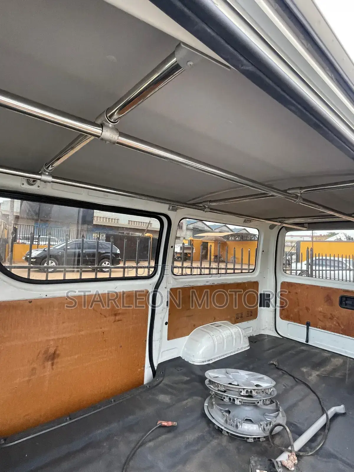 Toyota HiAce 2011 Silver