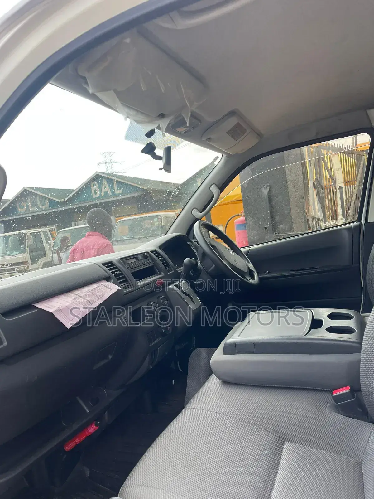 Toyota HiAce 2011 Silver