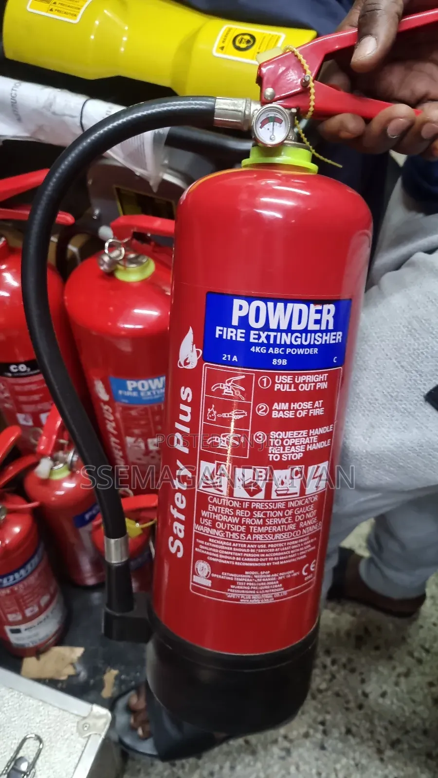 Fire Extinguisher(4kgs About Power)