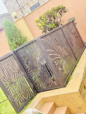 Balooconies Compound