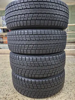 It's 215 65 R16 Original Tires 4rm Japan Dunlop All Most New