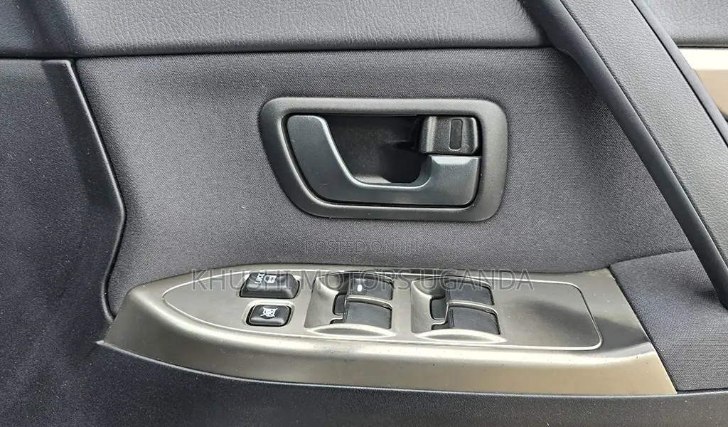 Mitsubishi Pajero 2012 Silver