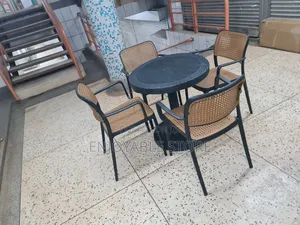 Outdoor Bar/Restaurant Chairs Plastic and Table