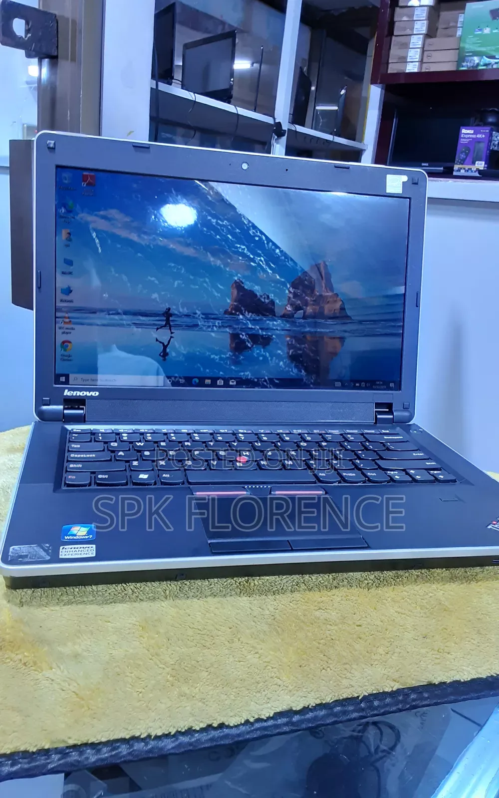 Laptop Lenovo 4GB Intel Core i3 HDD+SSD 320GB