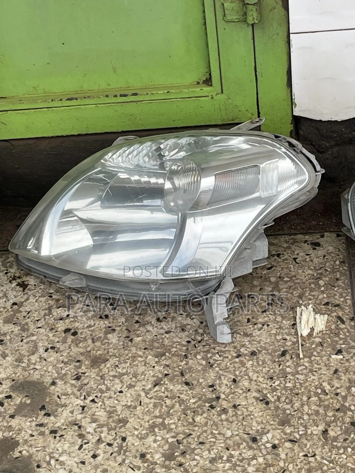 Raum Headlight 2005-2006