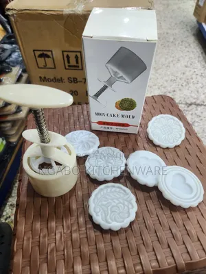 Cake Mold Moon