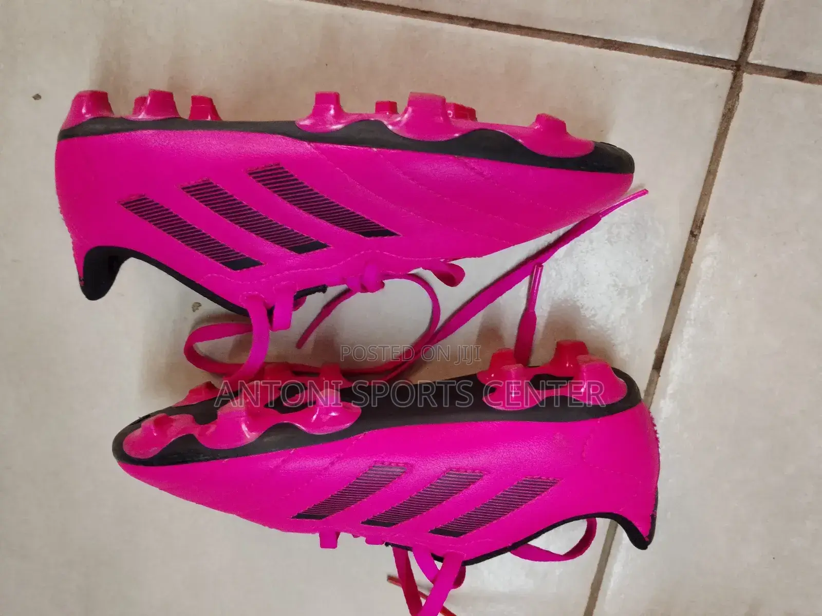 Kids Soccer Boots Size 32