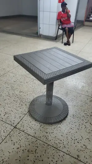 Simple Plastic Table Square