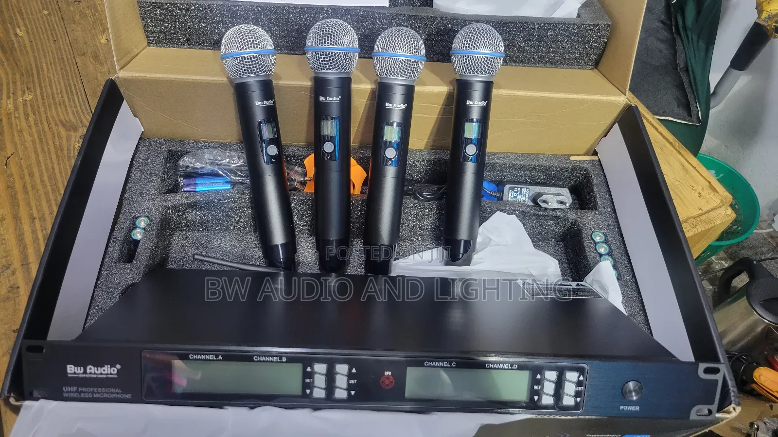 4 Channel Professional Wireless Microphone