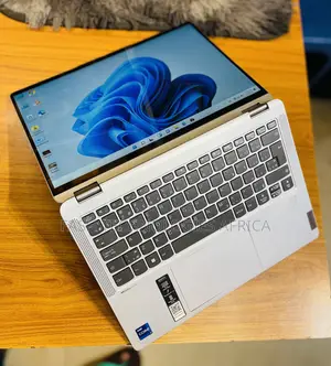 New Laptop Lenovo 8GB Intel Core i7 SSD 512GB