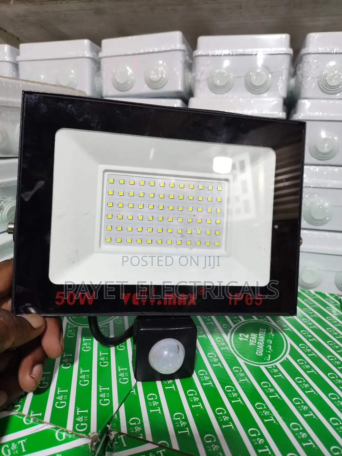 Led Floodlight With Automatic Switch