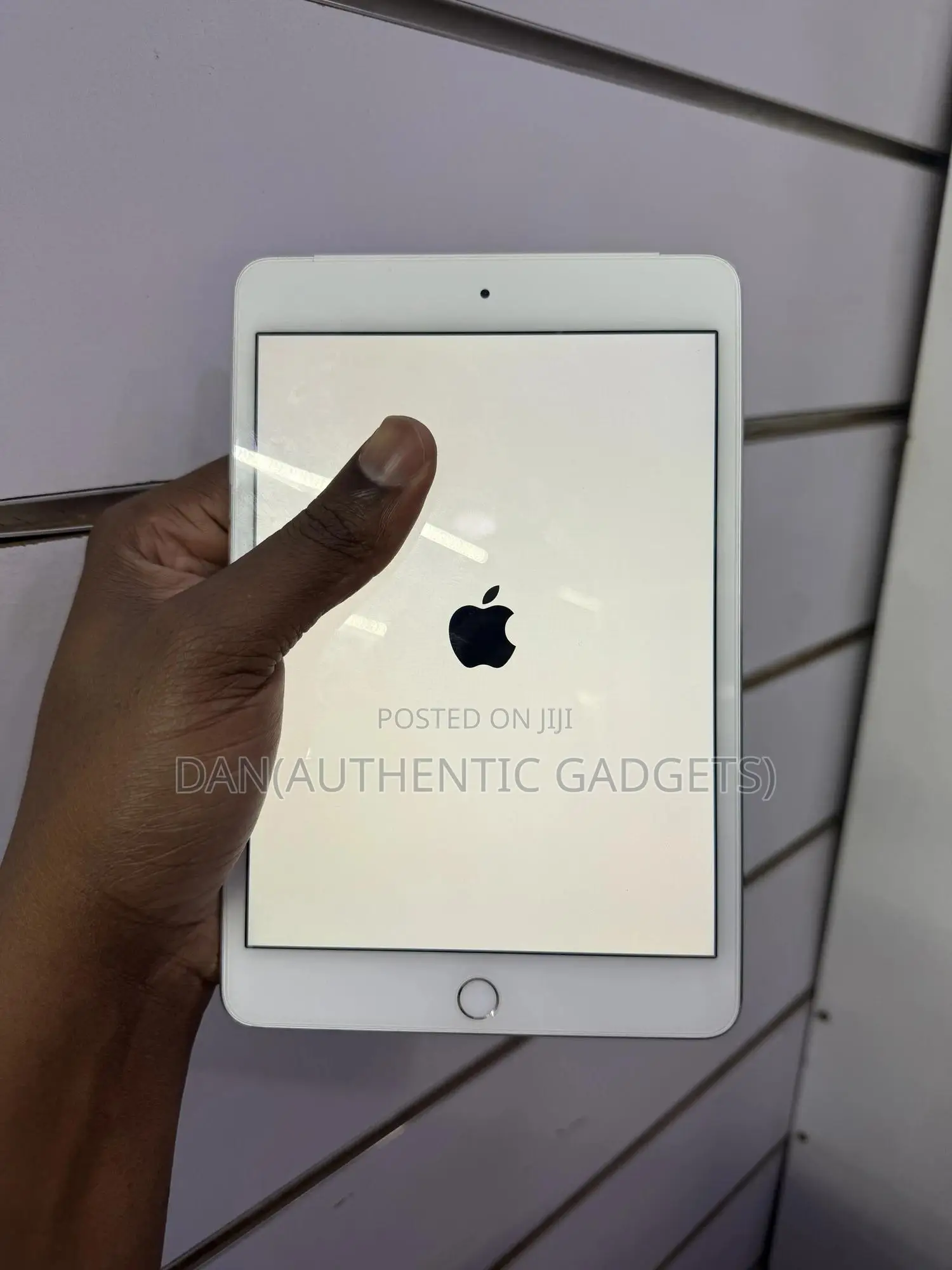 Apple iPad mini 4 128 GB Silver