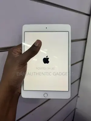 Apple iPad mini 4 128 GB Silver