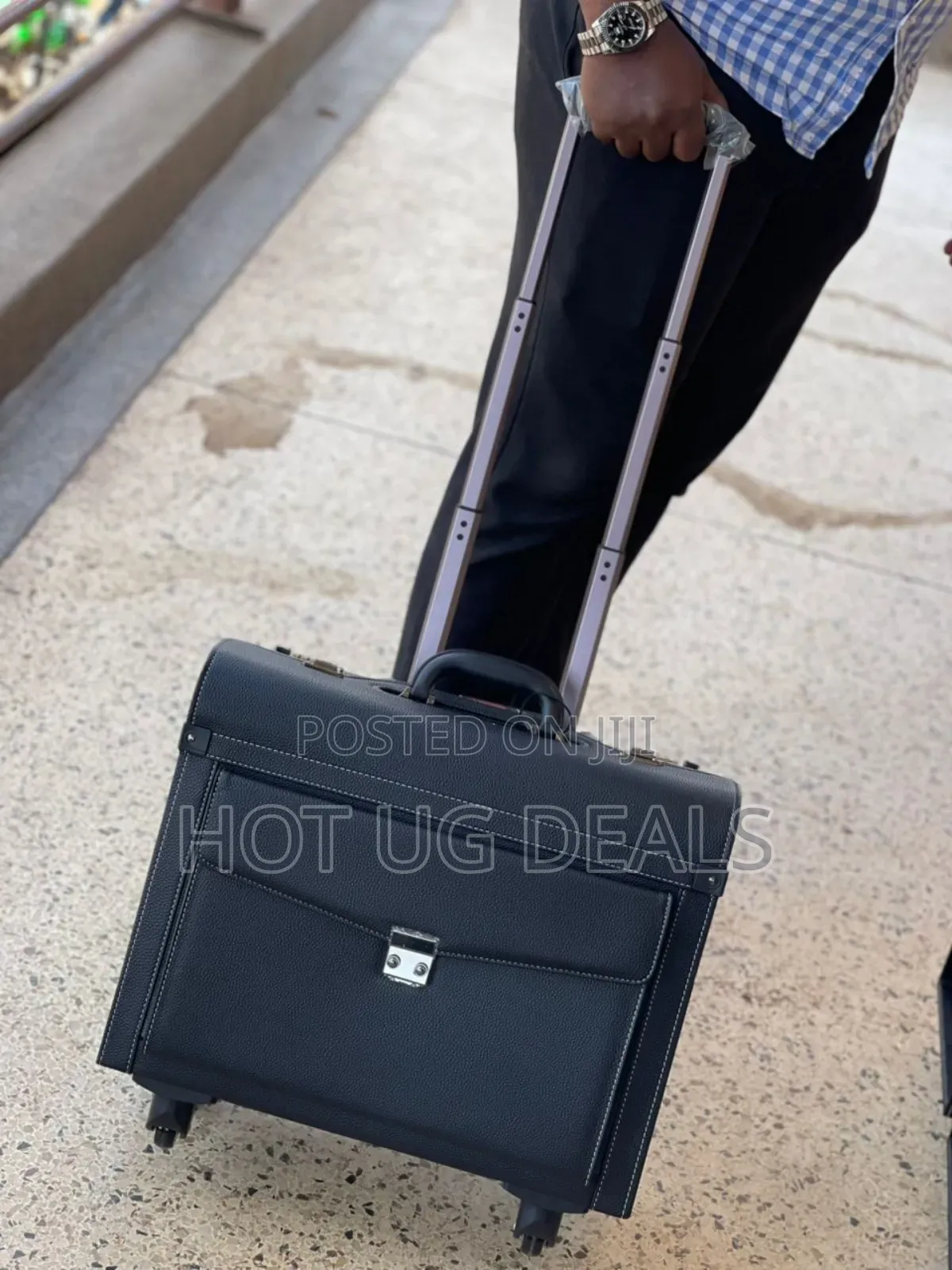 Pilot Travel Suitcase Bag- Black