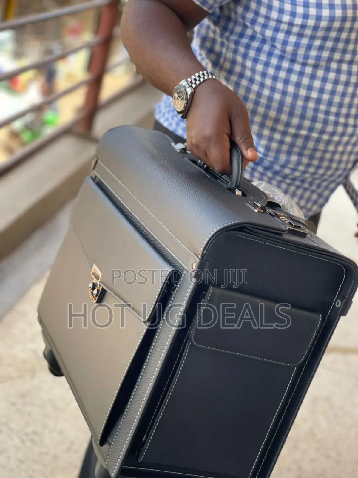 Pilot Travel Suitcase Bag- Black