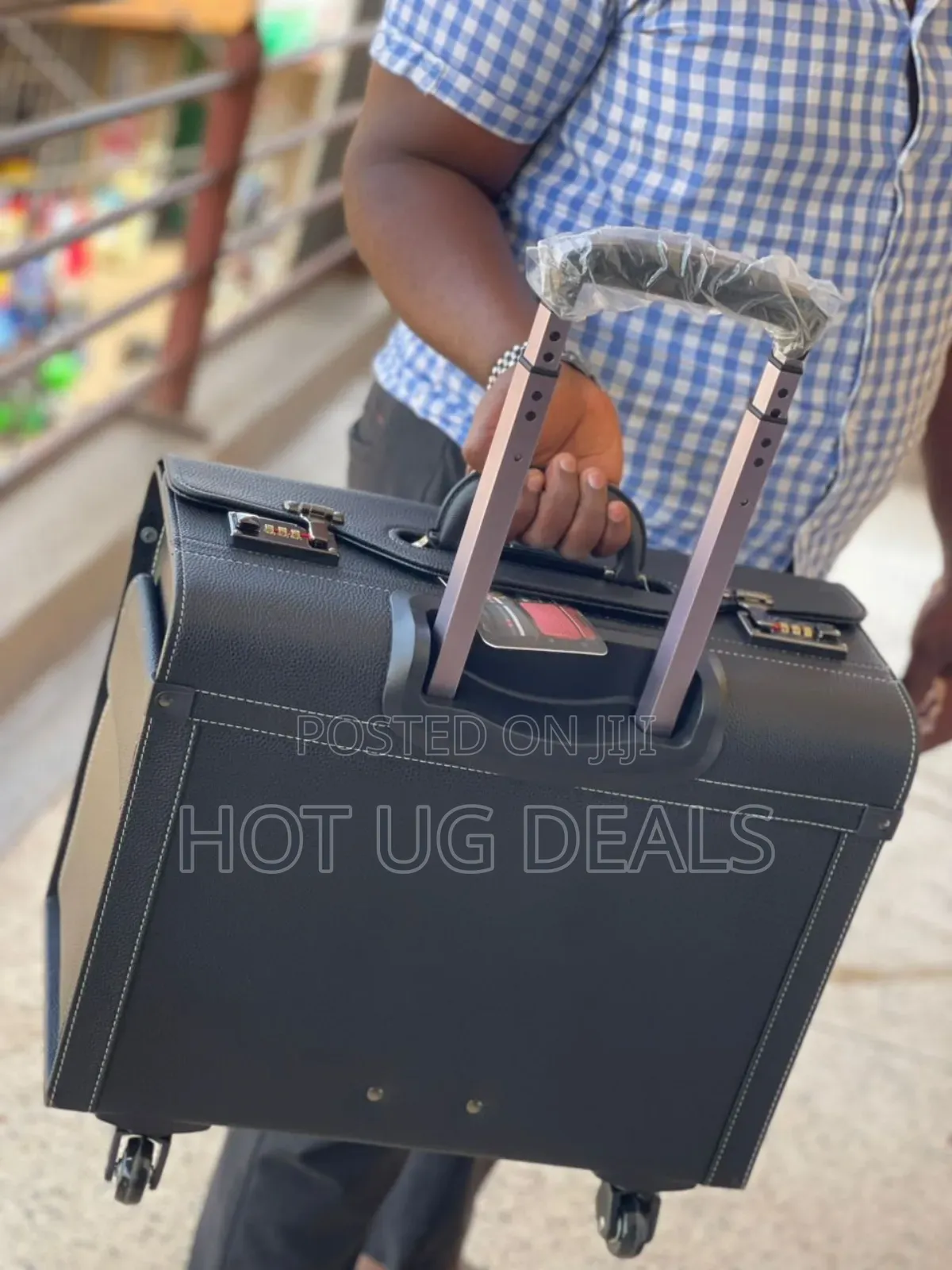 Pilot Travel Suitcase Bag- Black