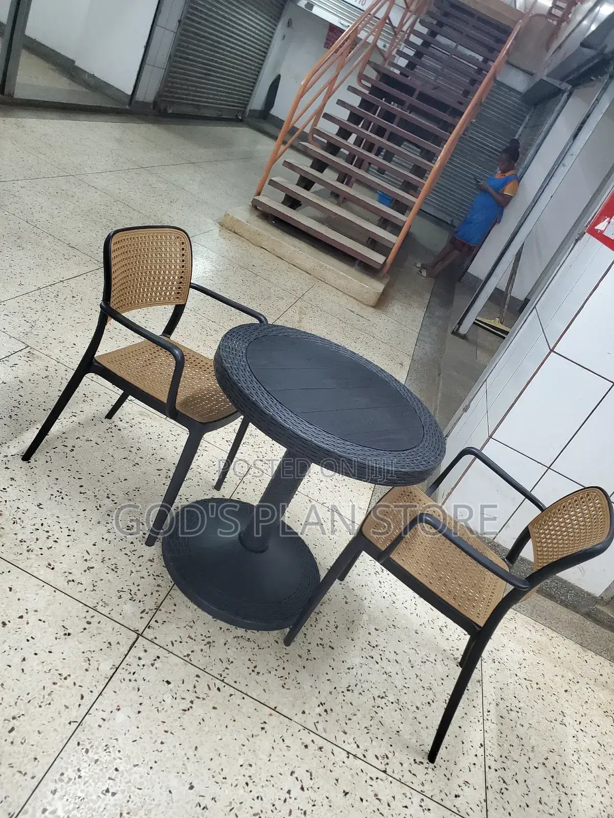 Simple Plastic Dining Table and Chairs
