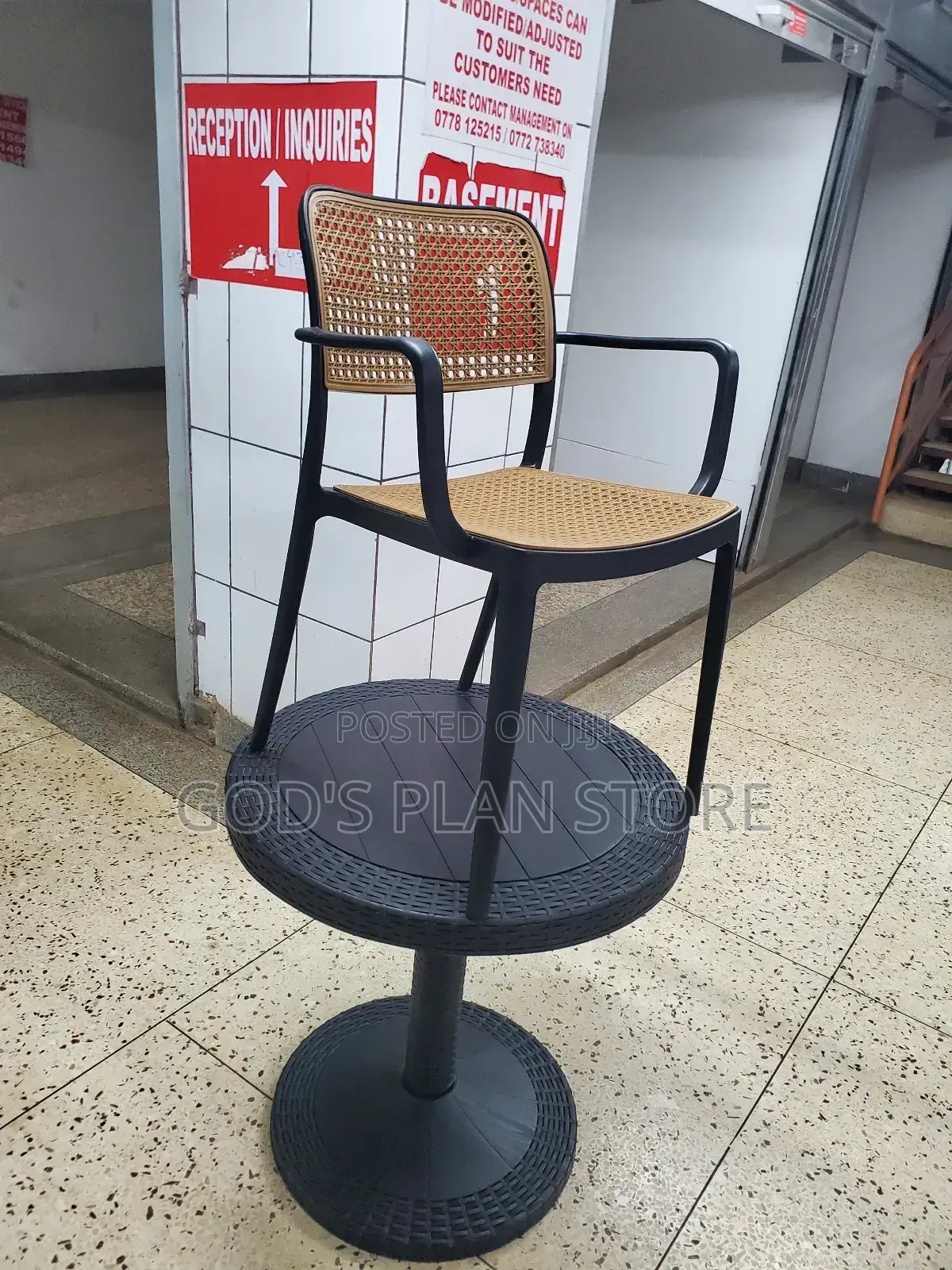 Simple Plastic Reading Table and Chair