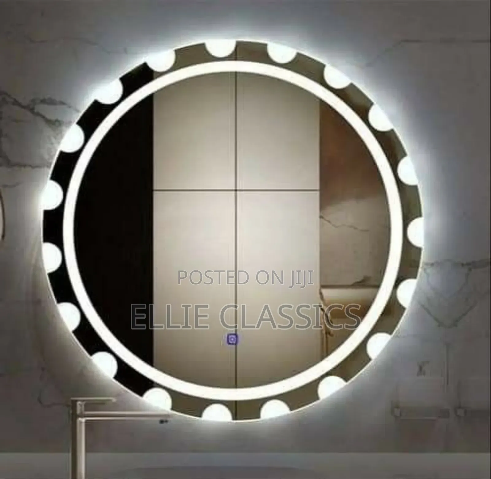 Round Mirror
