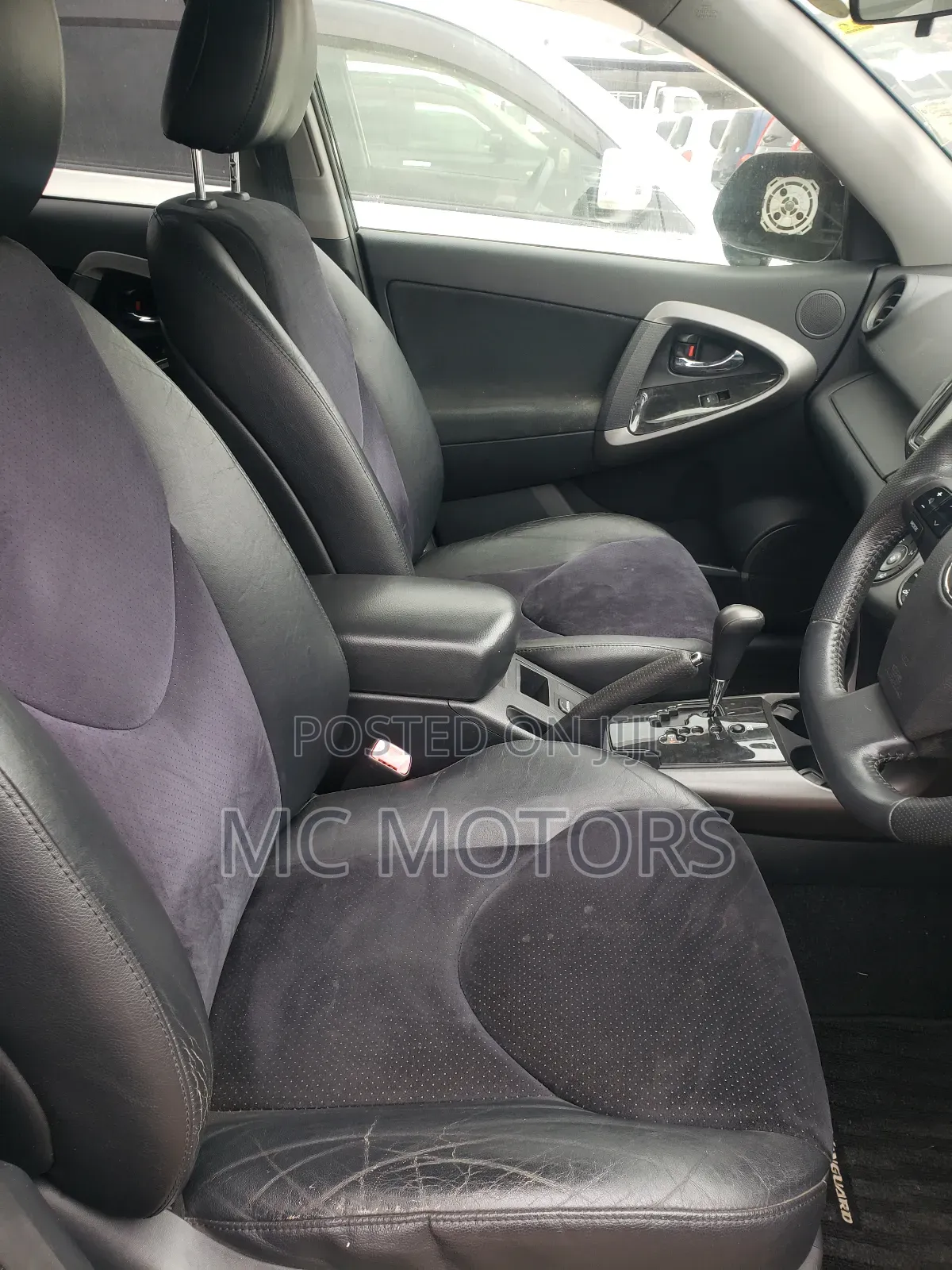 Toyota Vanguard 2012 Black