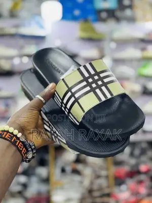 Classic Men’S Burberry Push In Sandals