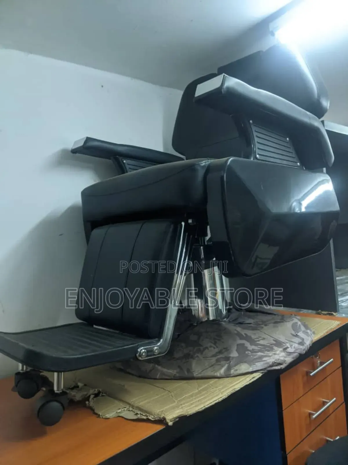 Imported Heavy-Duty Salon Barber Chair