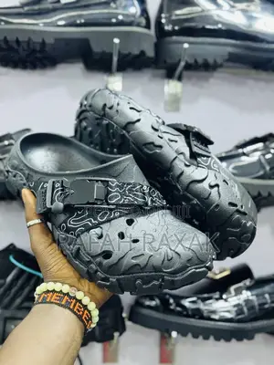 Original Men’S Black Rubber Terrain Atlas Mtn Crocs