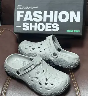 Classic Men’S Mid Gray Rubber Crocs