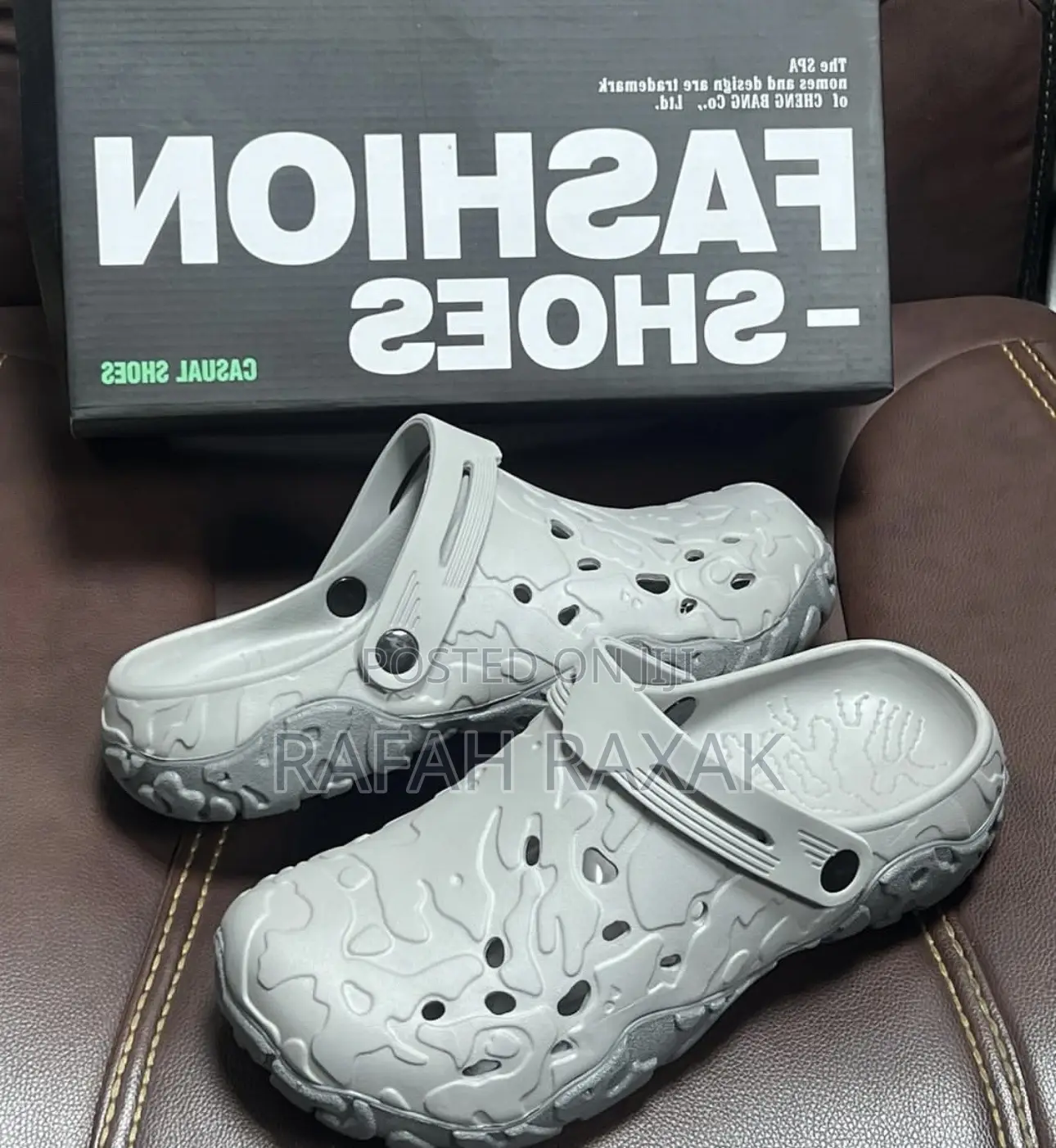 Classic Men’S Mid Gray Rubber Crocs