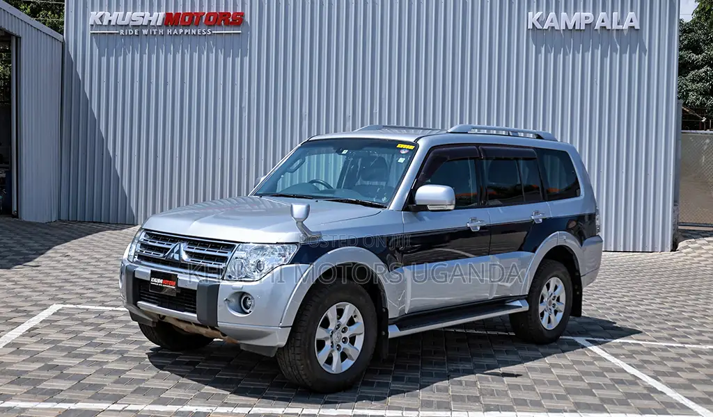 Mitsubishi Pajero 3.0 2011 Silver