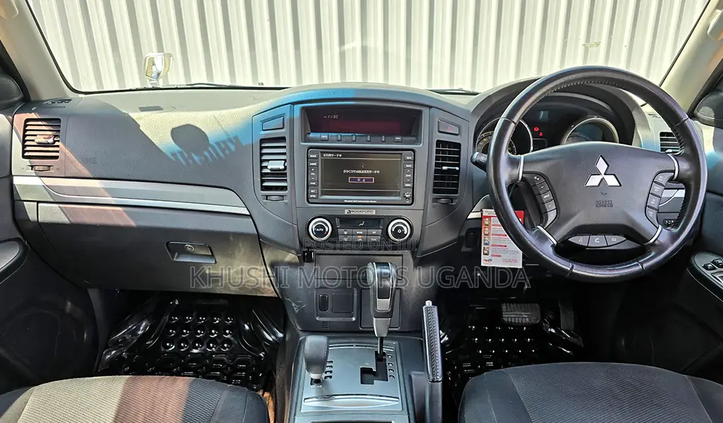 Mitsubishi Pajero 3.0 2011 Silver