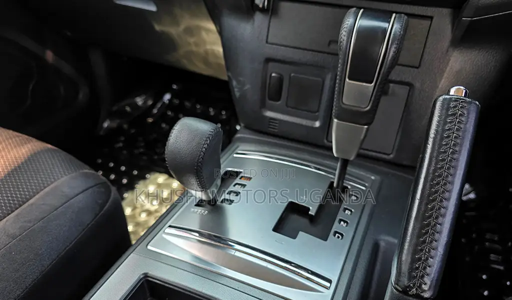 Mitsubishi Pajero 3.0 2011 Silver
