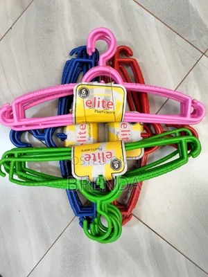 6 Pack Plastic Clothes Hangers