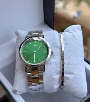 Brand New Daniel Wellington Ladies Watch With a Bracelet