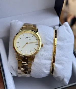 Golden Daniel Wellington Women's Wrist Stylish Time Piece
