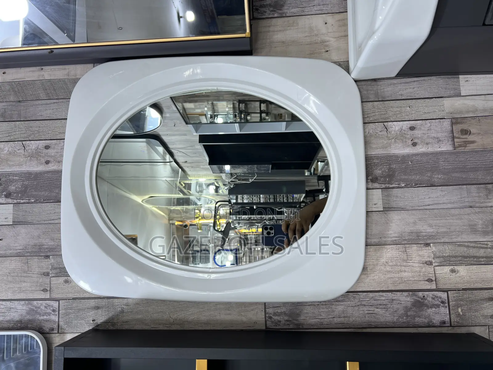Modern Wall Mirror – Oval Center With Rectangular Frame