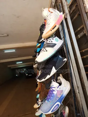 Basketball Show Second Hands Original Material