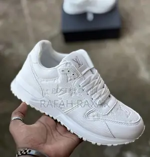 Men’S Super Classic Luxury Louis Vuitton Run Away Sneakers