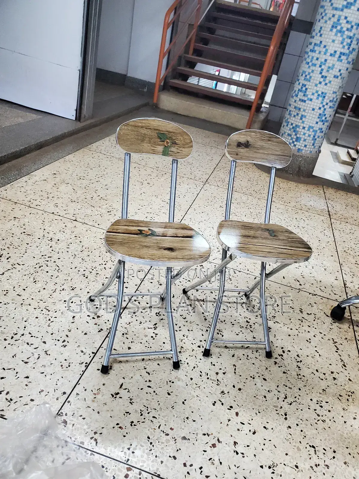 Metallic Leg Reading Chairs