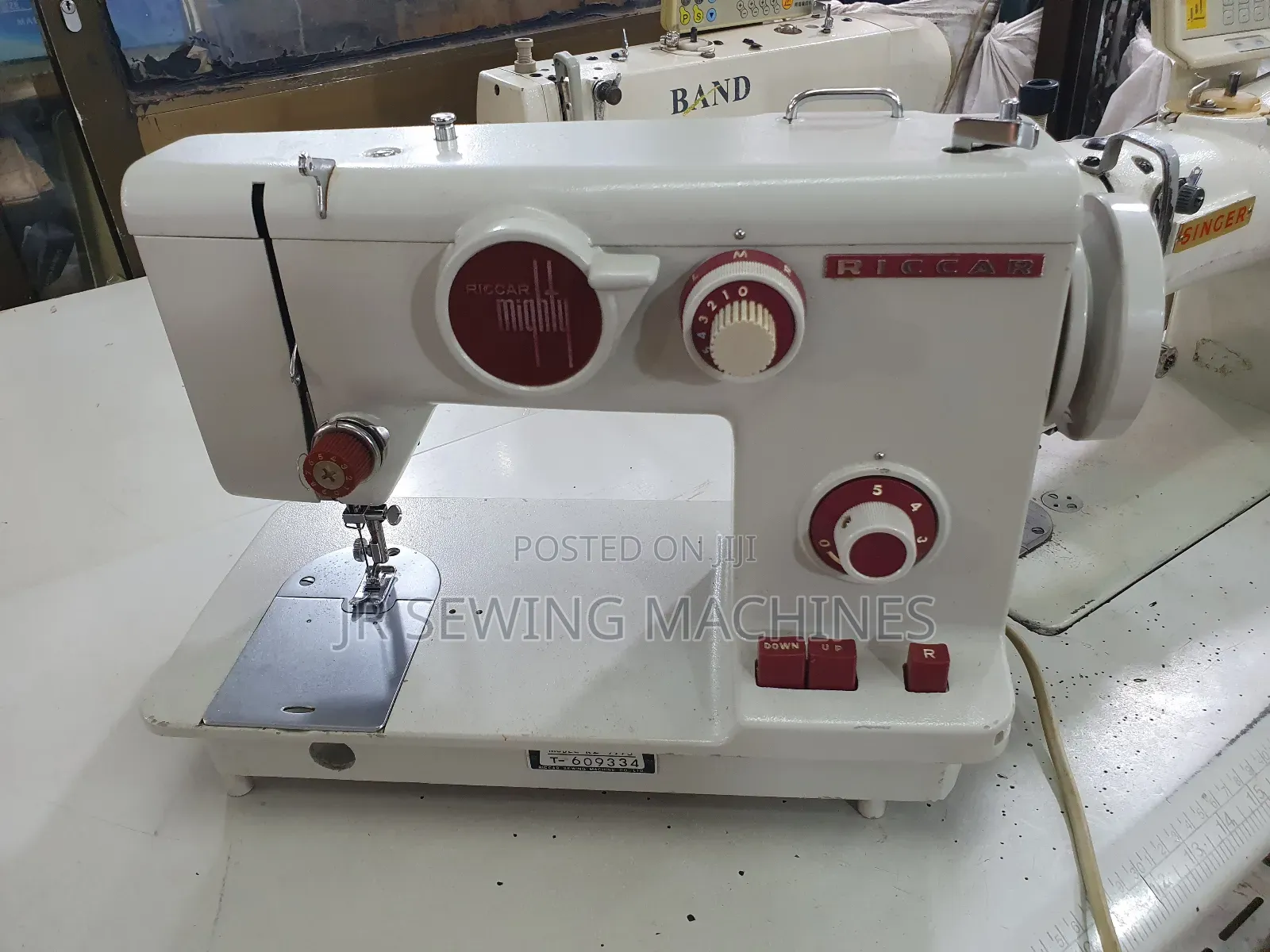 Riccar Mighty Good Zigzag Sewing Machine