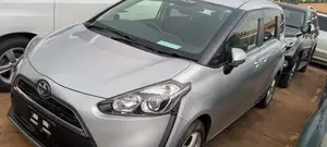 Toyota Sienta 2017 Silver
