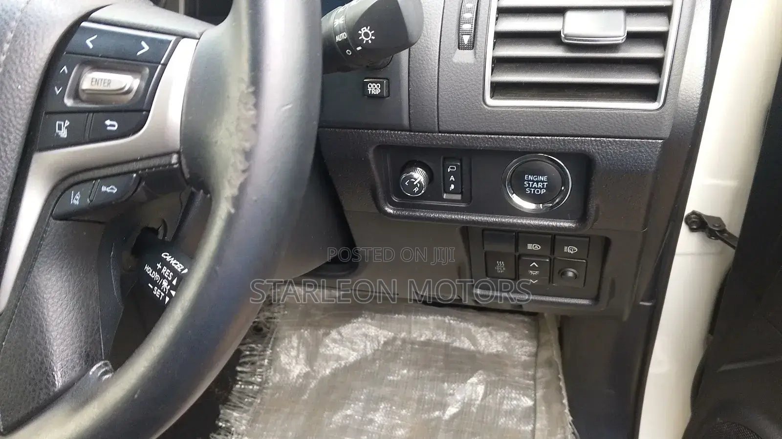 Toyota Land Cruiser 2017 White