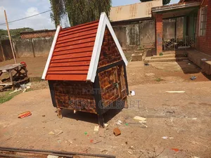 Top Class Dog House